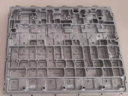 خدمات فرز CNC ساخت قطعات و قالب های صنعتی