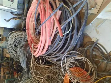 خریدار پوست کابل و قلمبه پی وی سی
