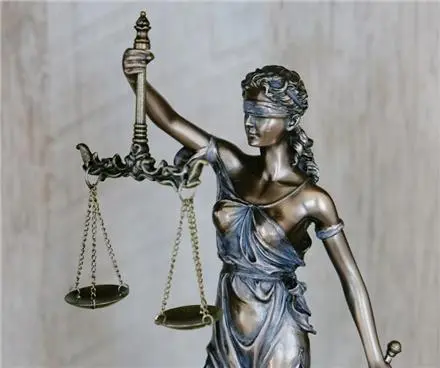 وکالت تخصصی در حوزه املاک و مستغلات و اسناد تجاری