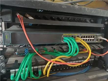 خدمات شبکه اکتیو و پسیو ،کابل‌کشی، راه‌اندازی سرور