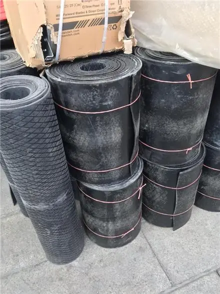 کفپوش لاستیکی عایق برق طرح لوزی