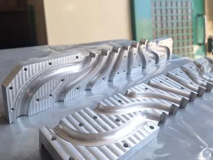 خدمات فرز CNC و ماشین کاری