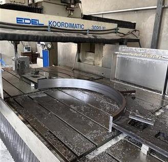 ارائه خدمات فرز دروازه ای CNC ، تراش cnc