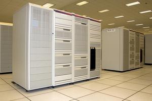 خرید سخت افزارمین فریم IBM ( کامپیوتر های صنعتی)