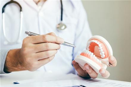 آموزش دستیار دندانپزشک (منشی امور پزشکی)