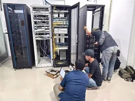 خدمات شبکه و تلفن ویپ (VoIP) در شیراز