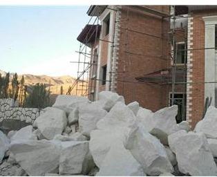 فروش سنگ لاشه سفید اصفهان قیمت هرتن سنگ لاشه سفید