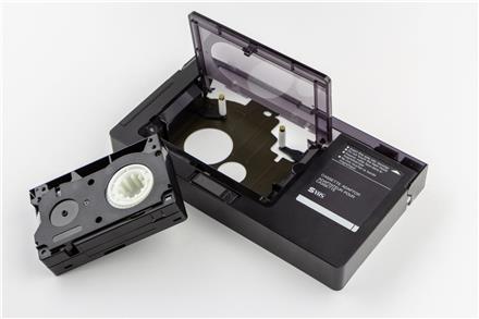 آداپتور تبدیل فیلم های قدیمی vhs-c