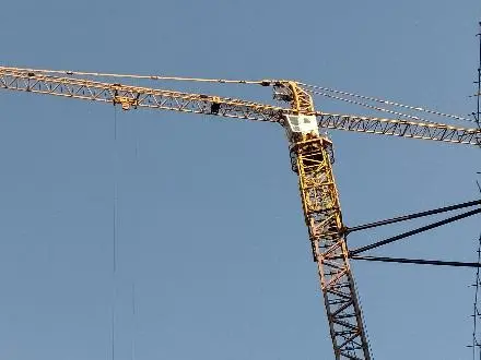 مونتاژ و دمونتاژ انواع تاورکرین و اسانسور کارگاهی